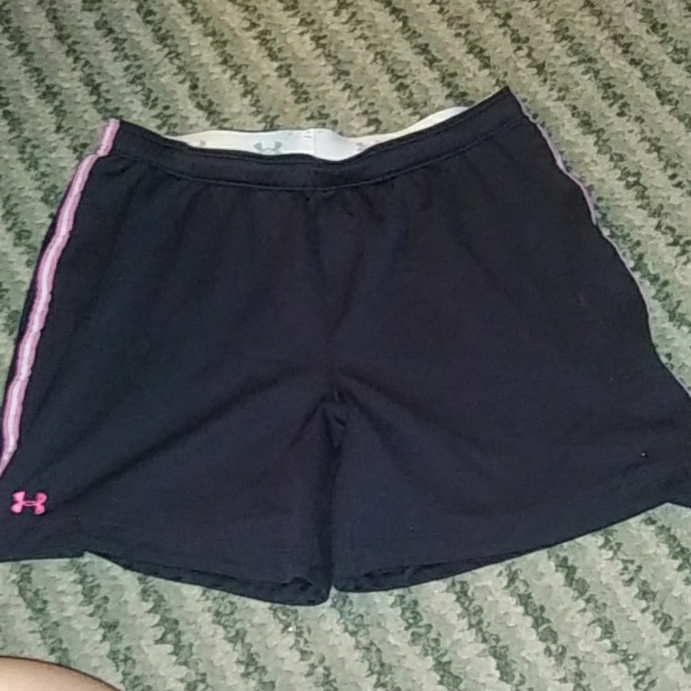 Under armour shorts size small